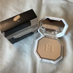 Fenty beauty pro filt’r powder foundation in 180